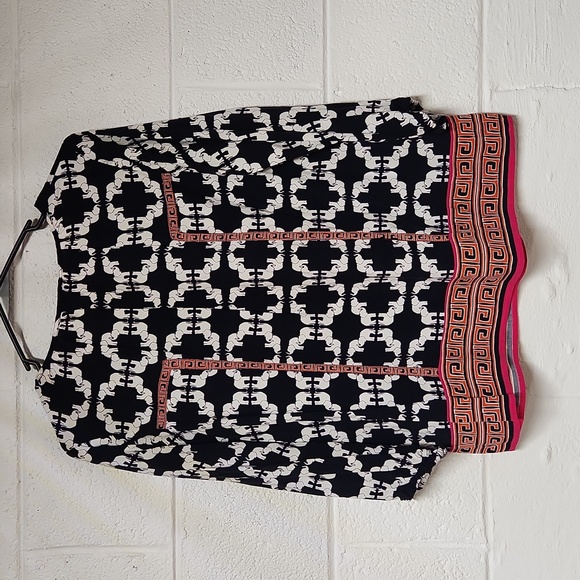 Crown & Ivy 3/4 Sleeve Blouse - Picture 2 of 4